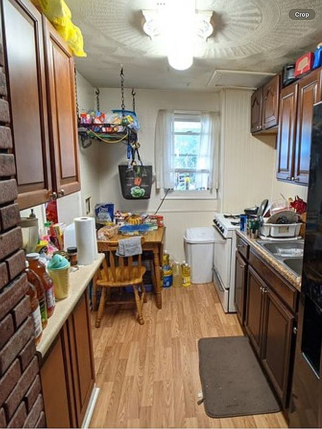 Image of 923 2nd Ave