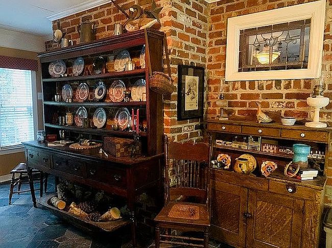 Additional photo 3 of property located at 105 Sherwood Dr