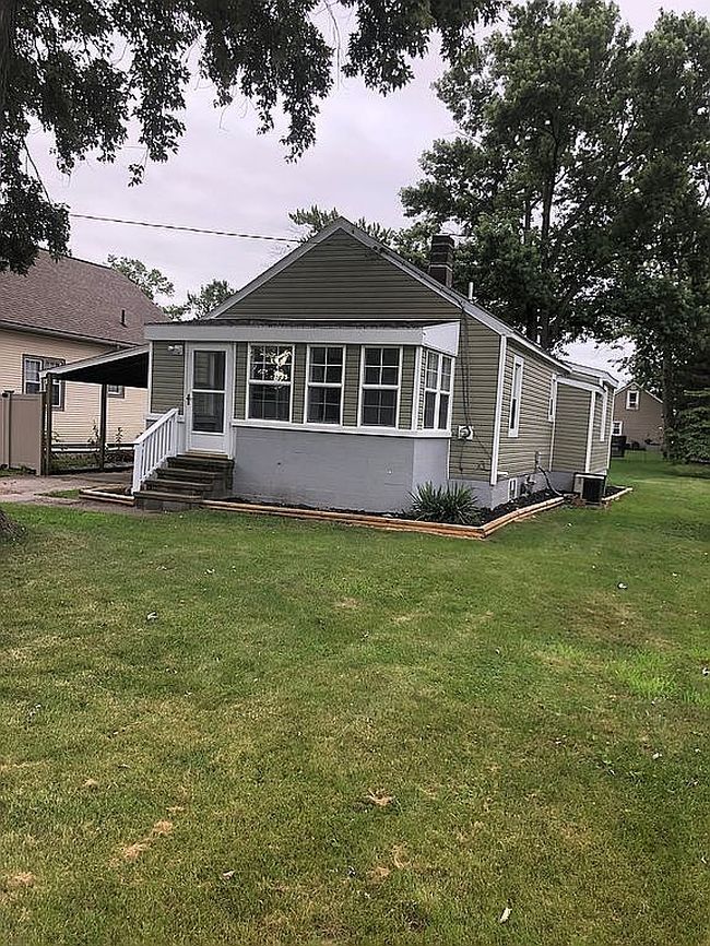 Photo of 5541 Central Dr, Monroe, MI