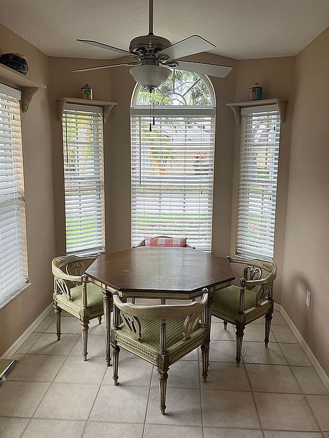 Image of 7498 Eleanor Cir
