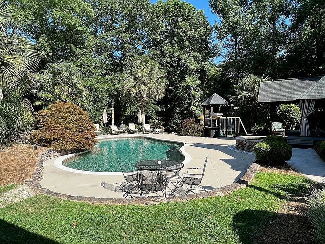 Photo of 490 N Pine Hill Rd, Griffin, GA