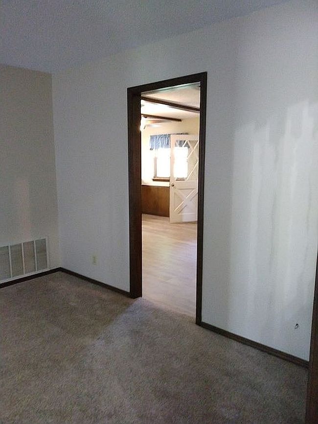 Additional photo 1 of property located at 2115 Oriole St