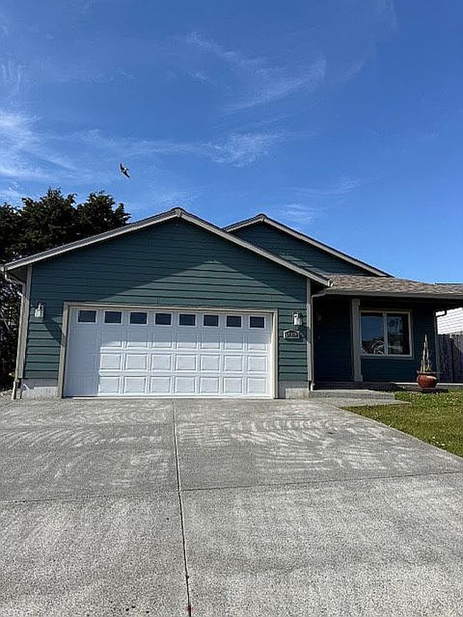 96408 Oceanside Dr E, Brookings, OR