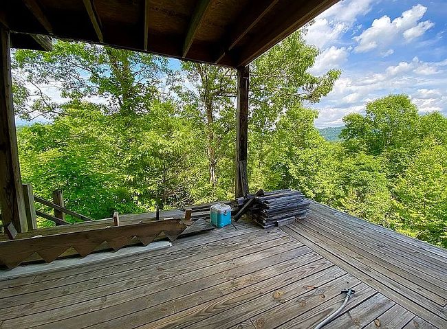 Photo of 290 Creekside Acres Dr, Bryson City, NC
