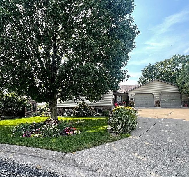 Photo of 10 Cedar Ln