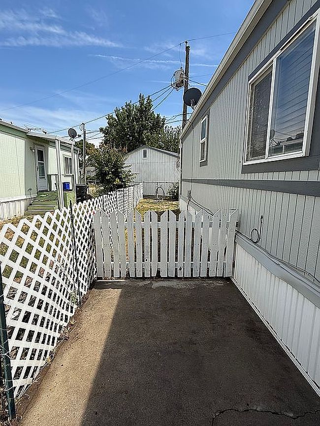 Additional photo 3 of property located at 816 N Midland Blvd Trailer 2