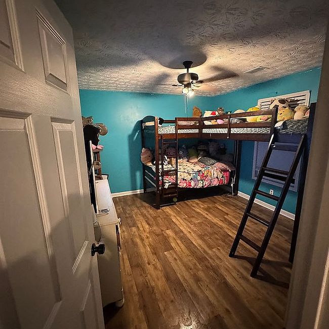 Photo of 204 Cambridge Dr, Loganville, GA