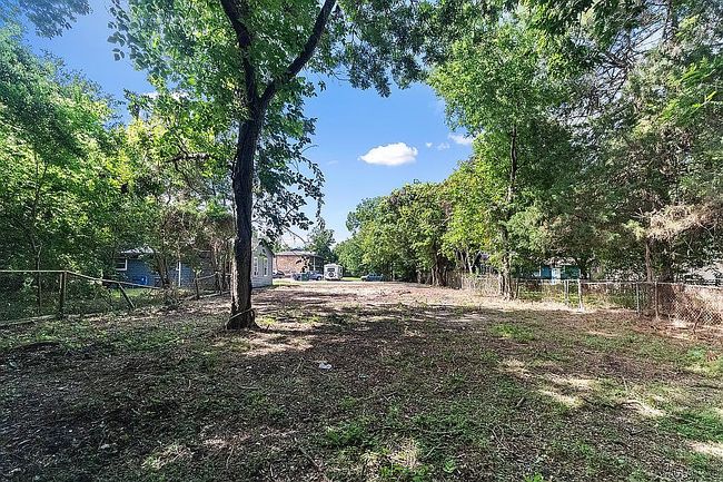 Photo of 1847 Thompson St, La Marque, TX