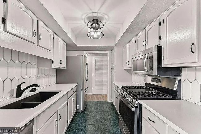 Photo of 1115 Canyon Point Cir