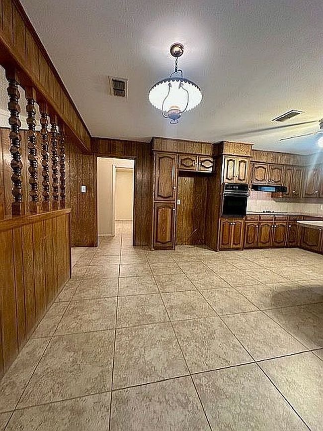 Photo of 2018 Rice Dr, Levelland, TX