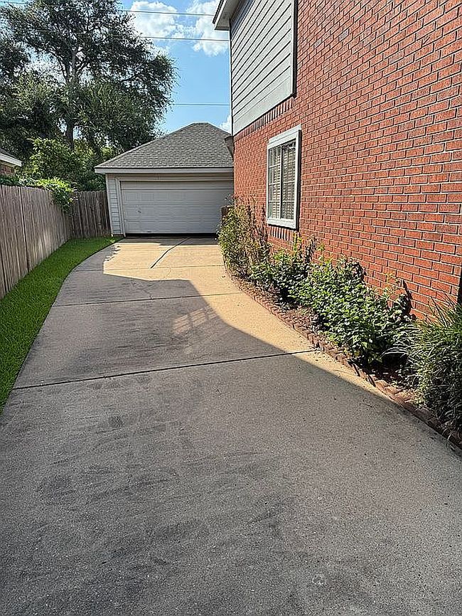 Photo of 4914 Plantation Colony Dr, Sugar Land, TX