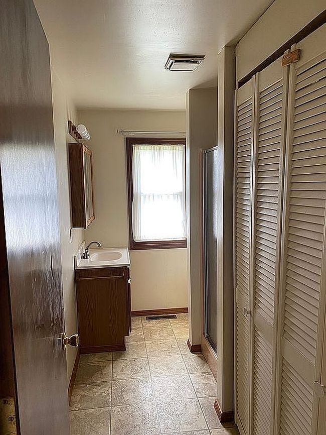 Image of 2255 Baty Rd