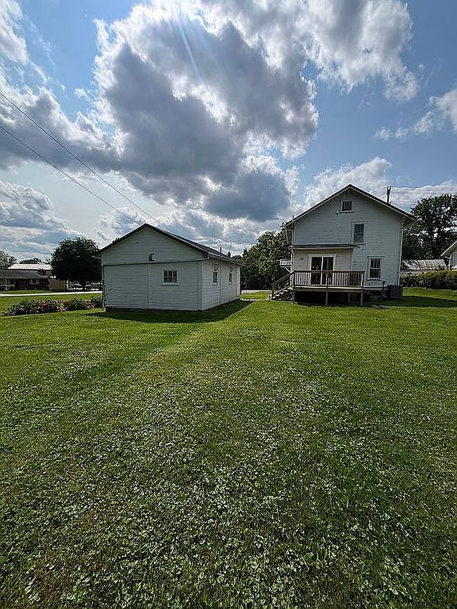 Image of 170 Main St