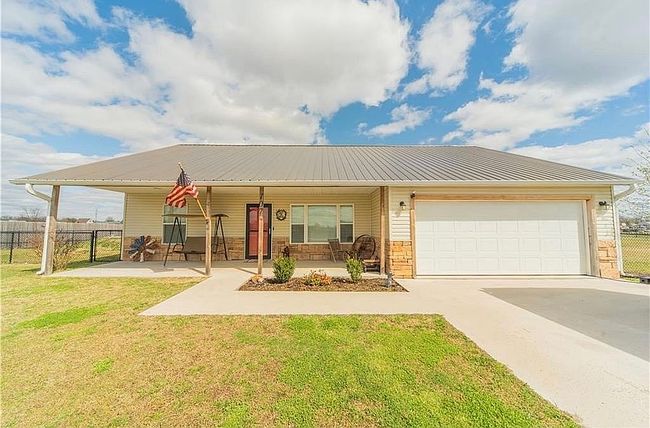 Photo of 107 Jack Rabbit Dr, Shawnee, OK