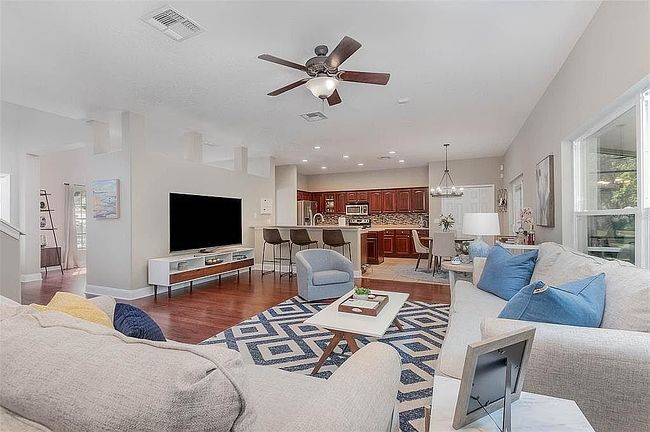 Additional photo 2 of property located at 5616 English Oak Ct