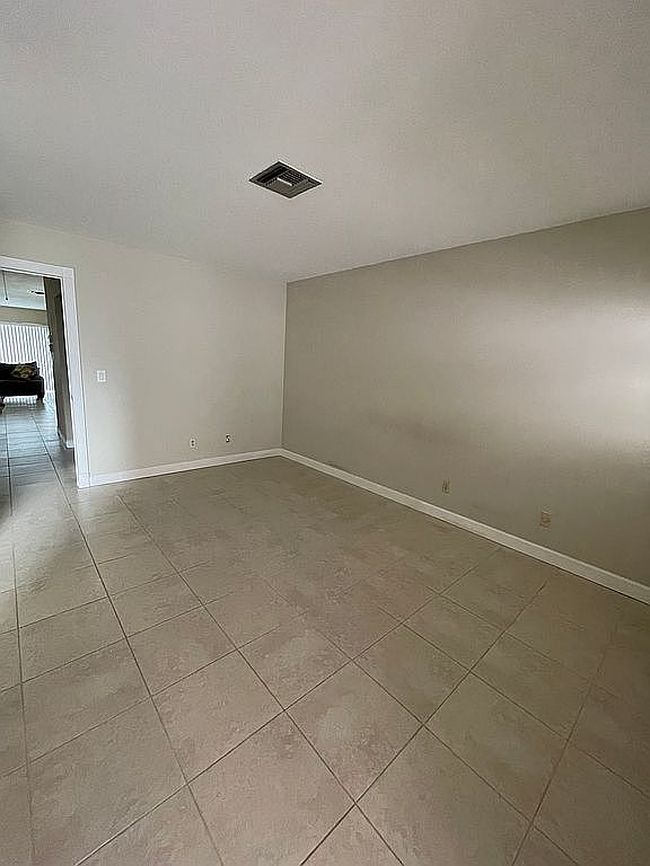 Image of 1235 S Lakes End Dr Apt C