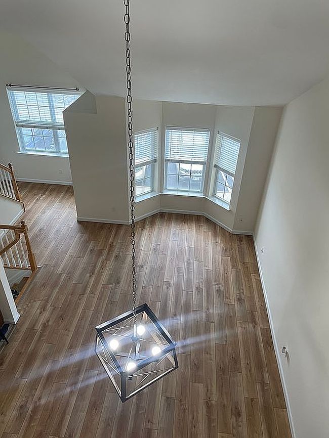 Image of 121 Spring Dr