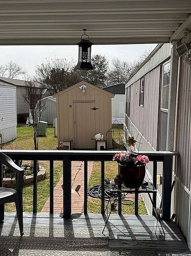 Photo of 272 W Lawson Rd Trailer 56, Dallas, TX