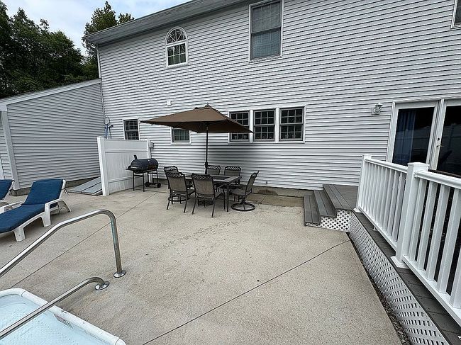 Photo of 163 Briar Hill Rd, Groton, CT