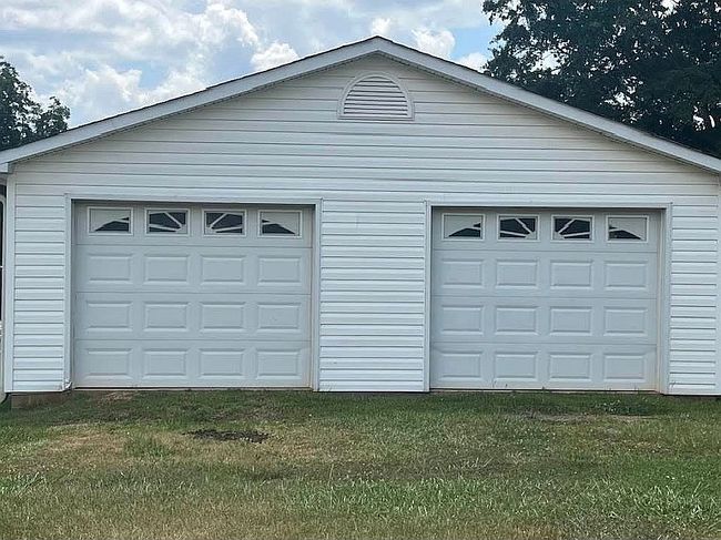 Photo of 101 Ansel Fowler Dr, Starr, SC