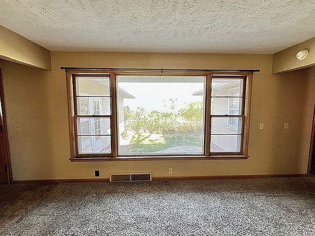 Image of 329 Hillcrest Dr