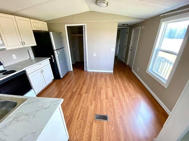 Image of 42 Oaktree Ln