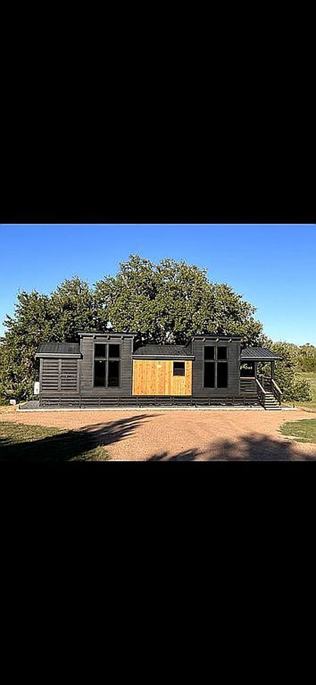 Photo of 2860 Brushy Rd, Fayetteville, TX