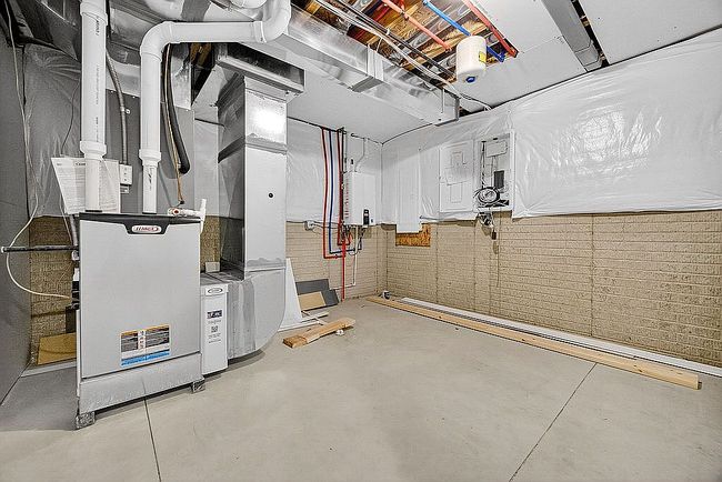 Photo of 8960 Leatherleaf Dr, Columbia Station, OH