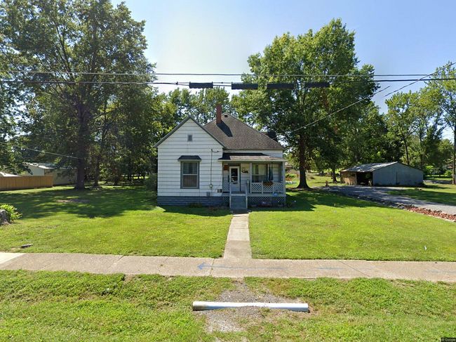 827 W Raymond St, Harrisburg, IL