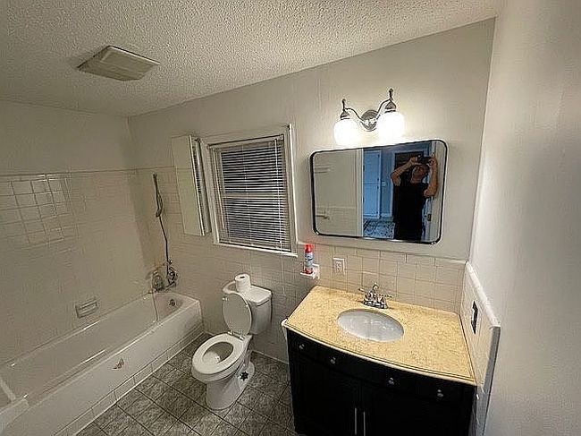Image of 2210 Hooklawn Dr