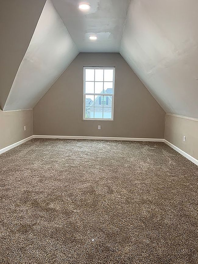 Additional photo 3 of property located at 7908 Park Valley Dr