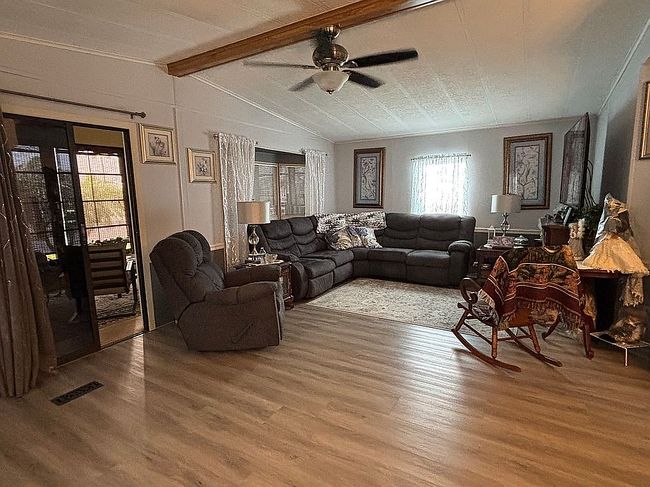 Image of 431 Day Lily St