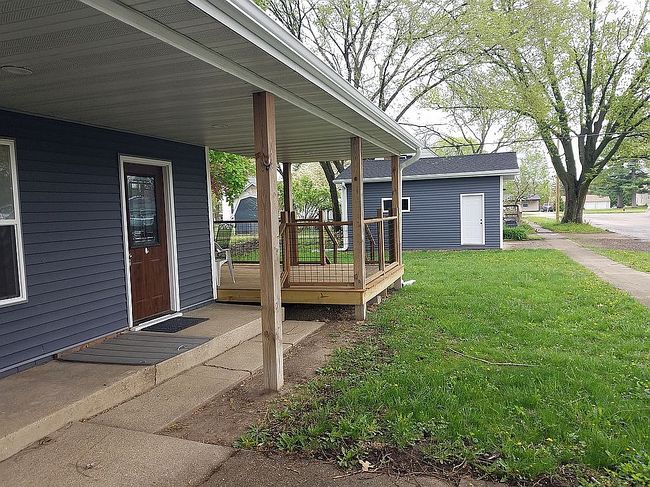 Photo of 711 S 3rd St, Oregon, IL