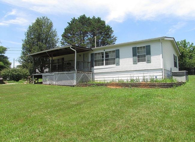 Photo of 960 Muddy Creek Rd, Lenoir City, TN