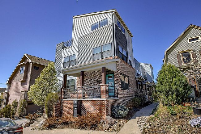 Image of 823 S 30th Ct