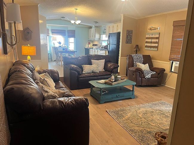 Image of 151 Harbor Oaks Dr