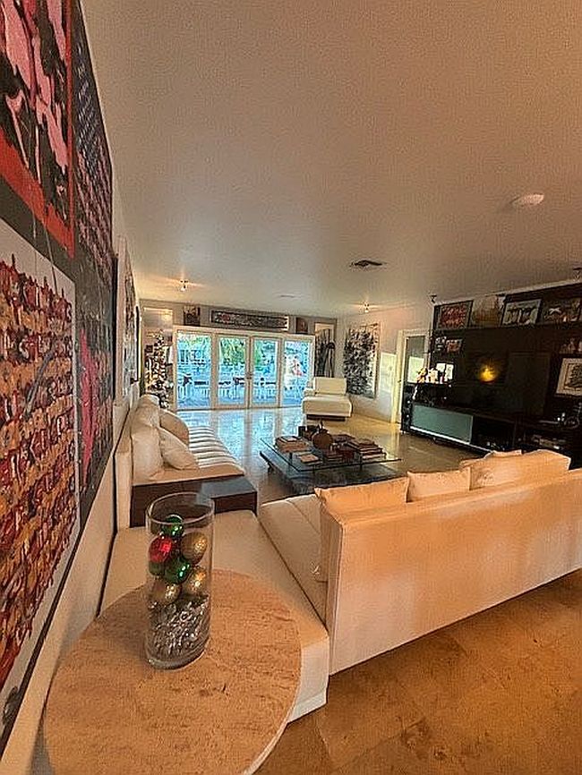 Photo of 7970 Hawthorne Ave, Miami Beach, FL