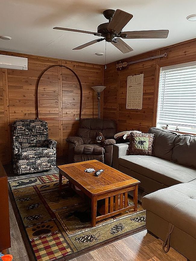 Image of 23854 Scott Dr