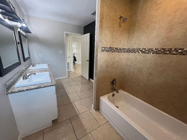 Additional photo 1 of property located at 206 Yucca Dr