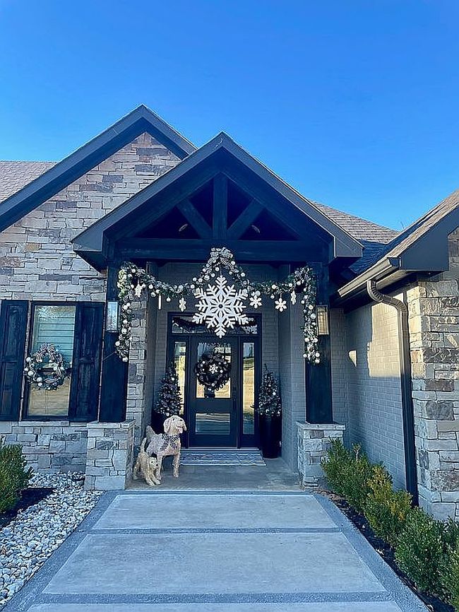 Additional photo 2 of property located at 253 Southern Lake Rd