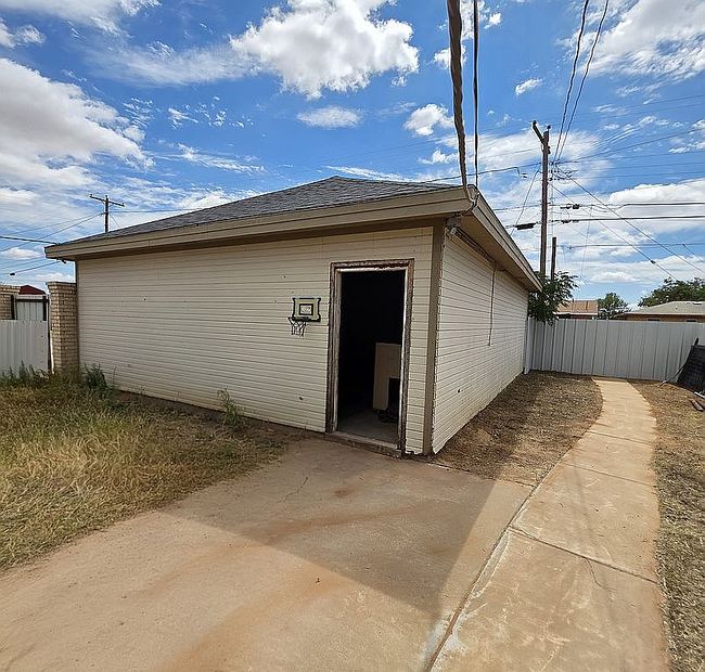 Photo of 1120 E Pecan Ave