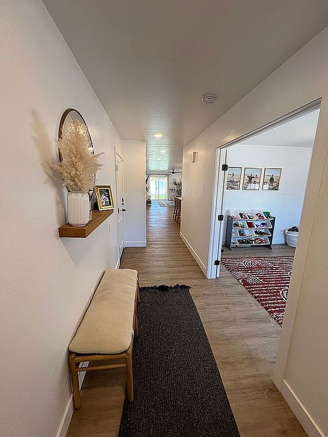 Preview of property located at 1555 E Whirlwind Way