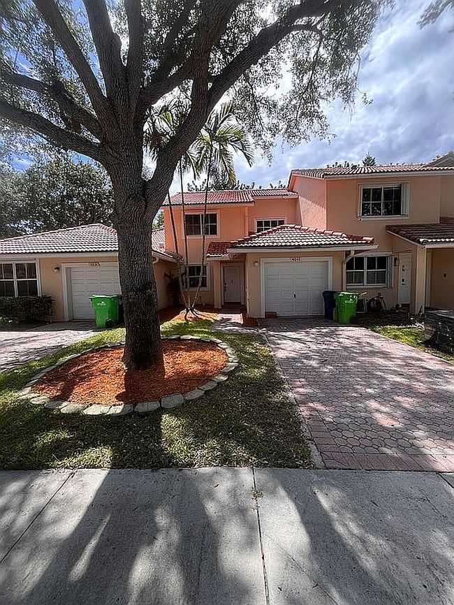 Photo of 4041 Nw 84th Ter, Sunrise, FL