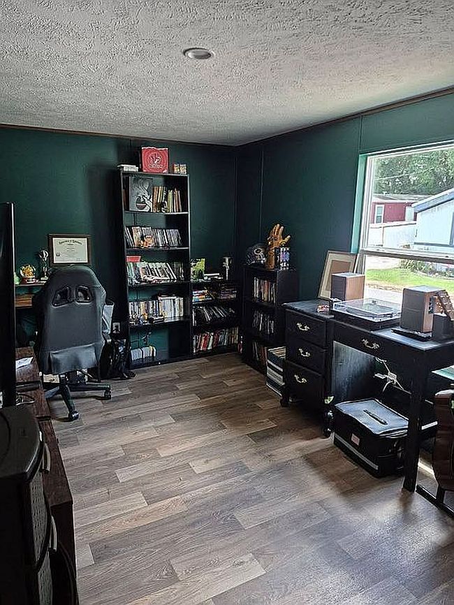 Photo of 104 Ogden Dr, Youngsville, LA