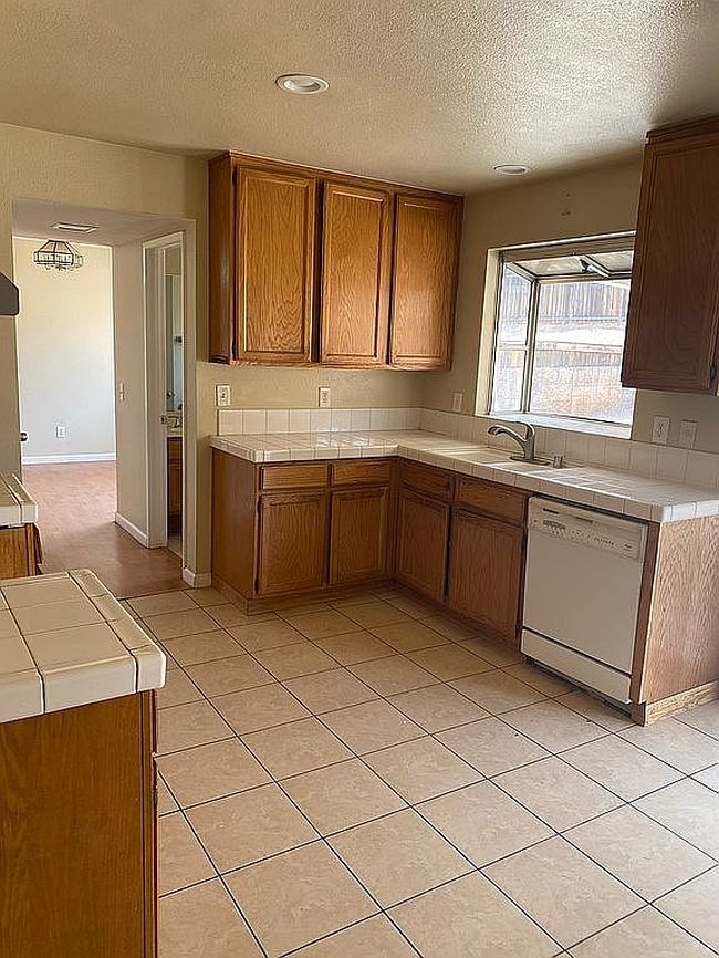 Image of 3054 Dearborn Ave