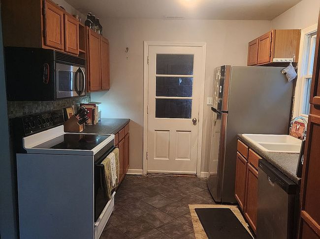 Photo of 800 Madeline Ln, Lawrence, KS