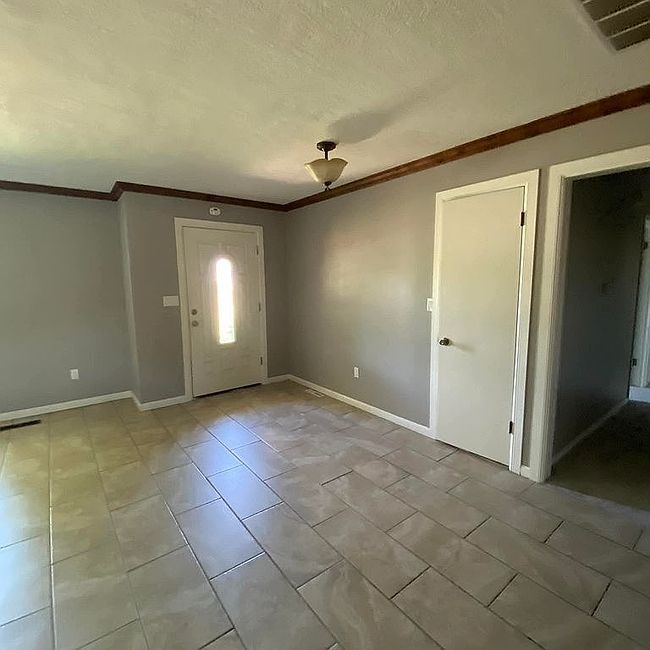 Photo of 502 W Morehead Ave
