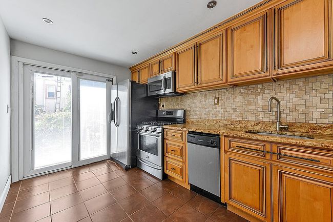 Photo of 64-08 Metropolitan Ave, Middle Village, NY