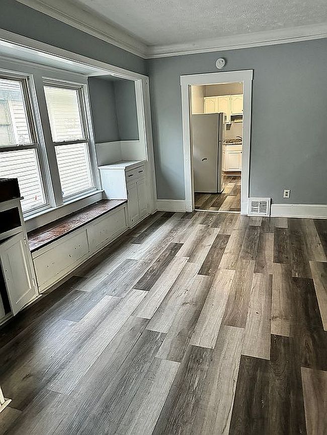 Image of 9610 Pierpont Ave