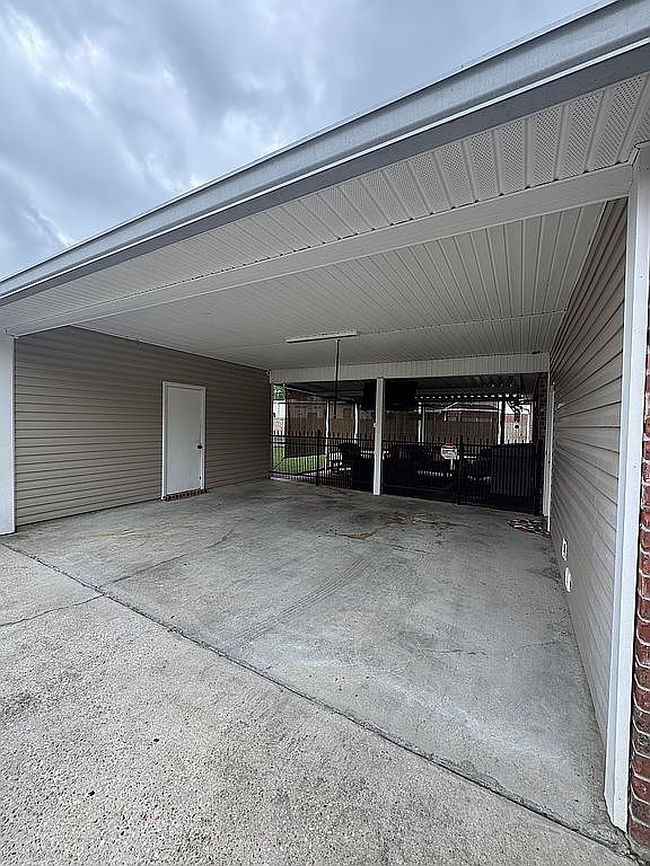 Additional photo 3 of property located at 14310 Mackenzy Way